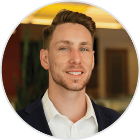 Ian Ozimec headshot in a cirlce